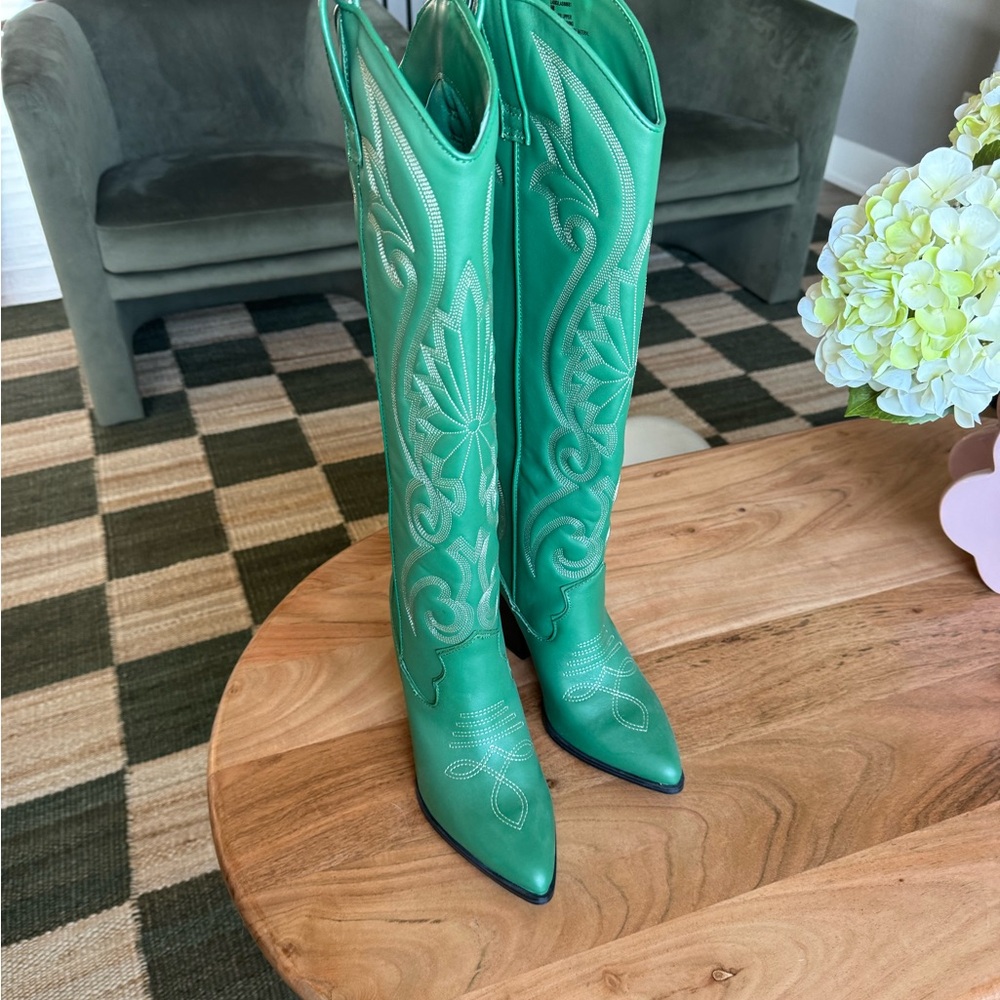 Steve Madden - green cowgirl boots - never worn